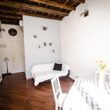 Scent Of Trastevere Rome Room photo