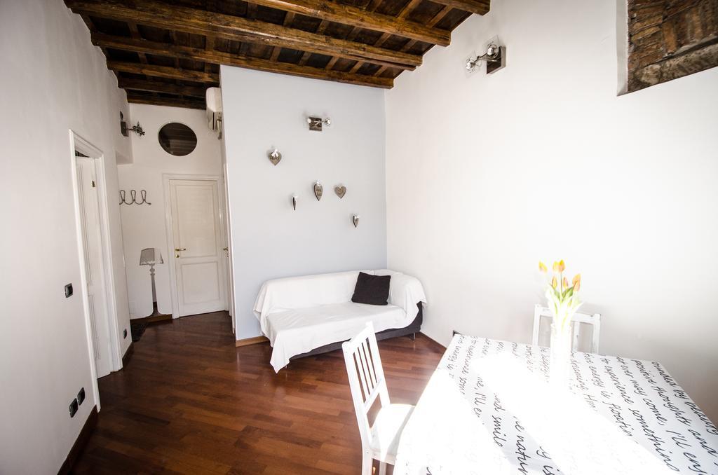 Scent Of Trastevere Rome Room photo